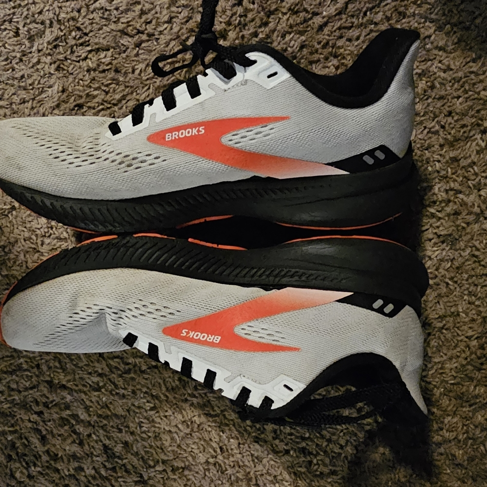 Brooks shoes